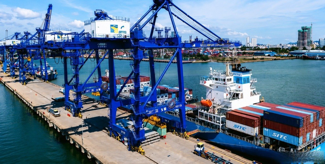 New ZMPC Quay Cranes Boost Baltic Container Terminal