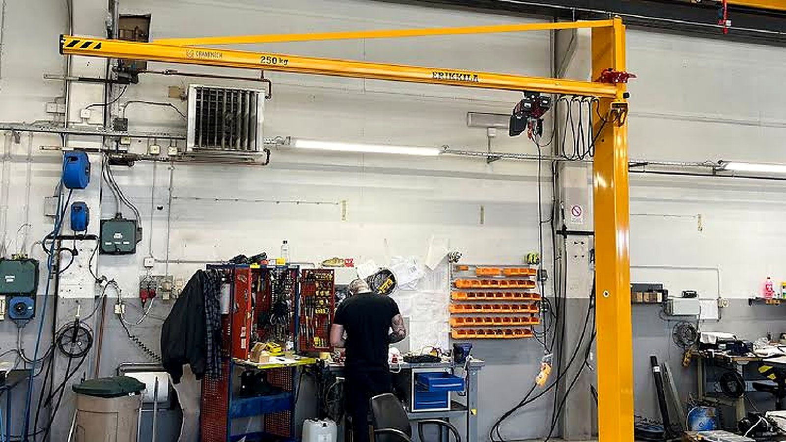 Cranemech Installs 250kg Erikkila Steel Jib Crane